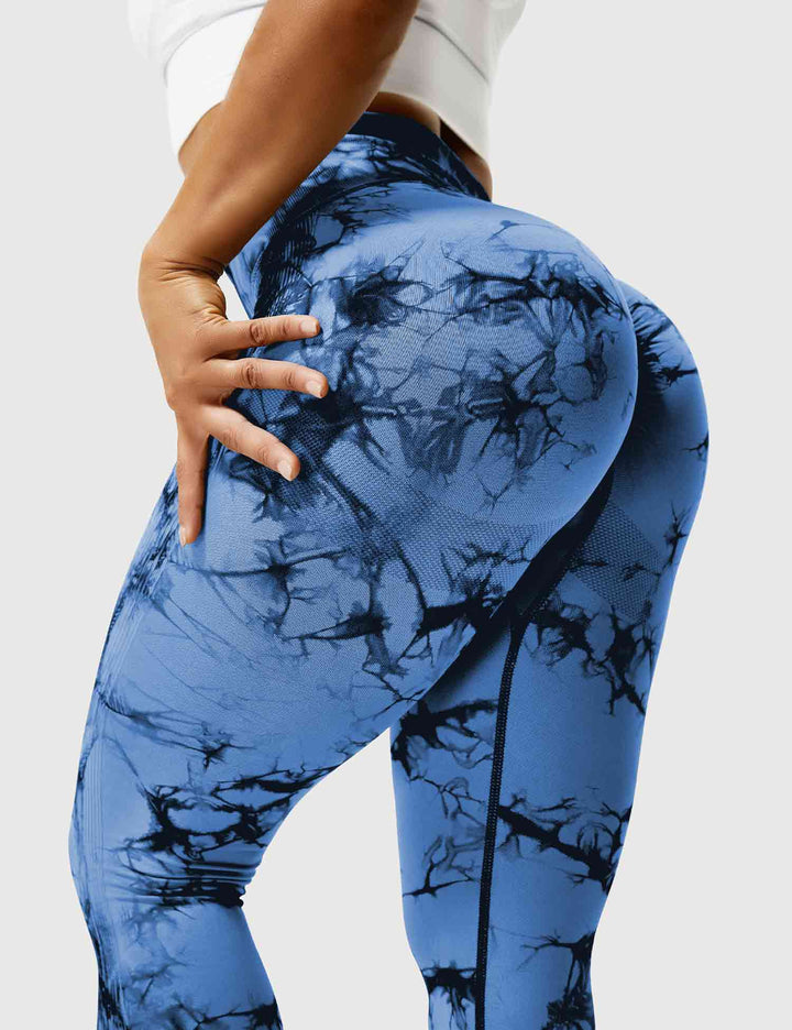 Soft tie-dye women's leggings, perfect for activewear, workouts & casual comfort.