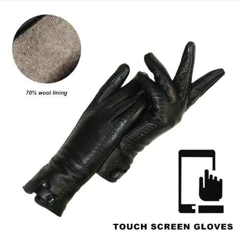 Retro style women's driving gloves in vintage leather, lined for warmth. A chic fashion accessory for winter.