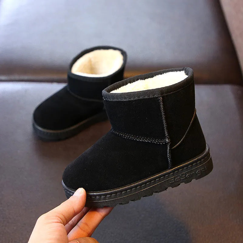 Children's snow boots for boys and girls, red, with a rugged sole for winter warmth and play.
