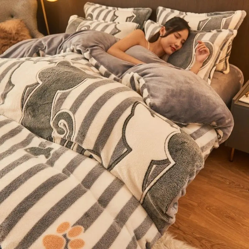 Warm winter flannel duvet cover, plush velvet fleece for ultimate bedroom comfort & cozy bedding.