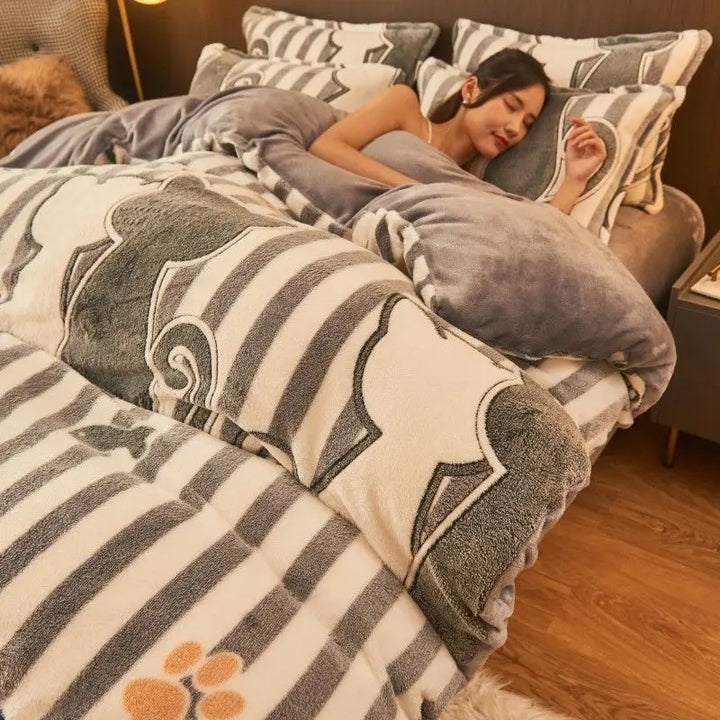 Warm winter flannel duvet cover, plush velvet fleece for ultimate bedroom comfort & cozy bedding.