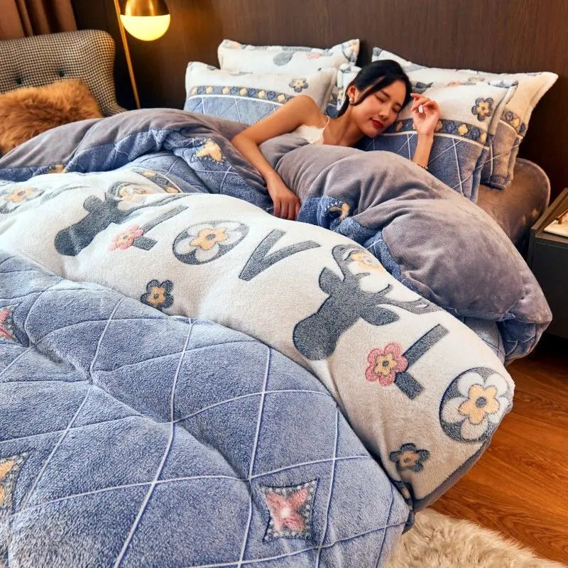 Luxurious velvet fleece flannel duvet cover, soft & warm for a cozy winter bedroom. Unisex comfort bedding.