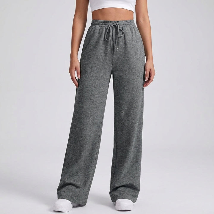 Stylish Harper women's fleece pants, great for cozy loungewear or outdoor activities.