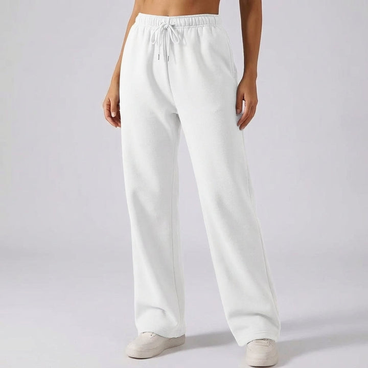 Close-up of the plush fleece lining inside Harper women's jogging trousers, showing comfort.