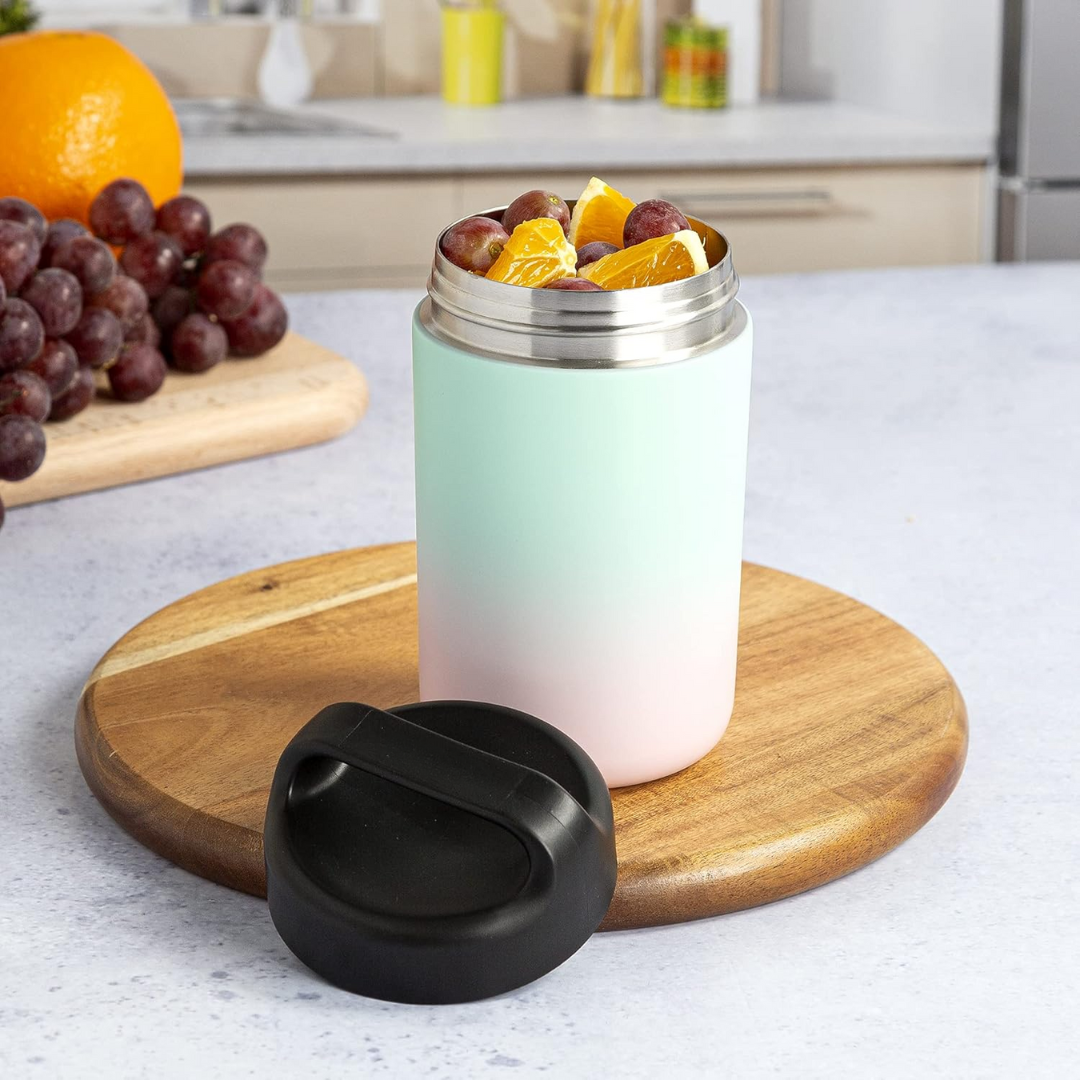 Stack of WarmCarry RVS warmhoud food containers, ideal for kitchenware and food storage