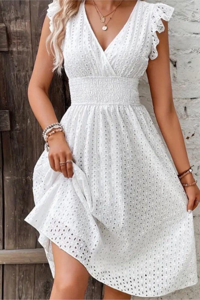 Beautiful women's white strapless midi dress, featuring a chic jacquard pattern for special occasions.