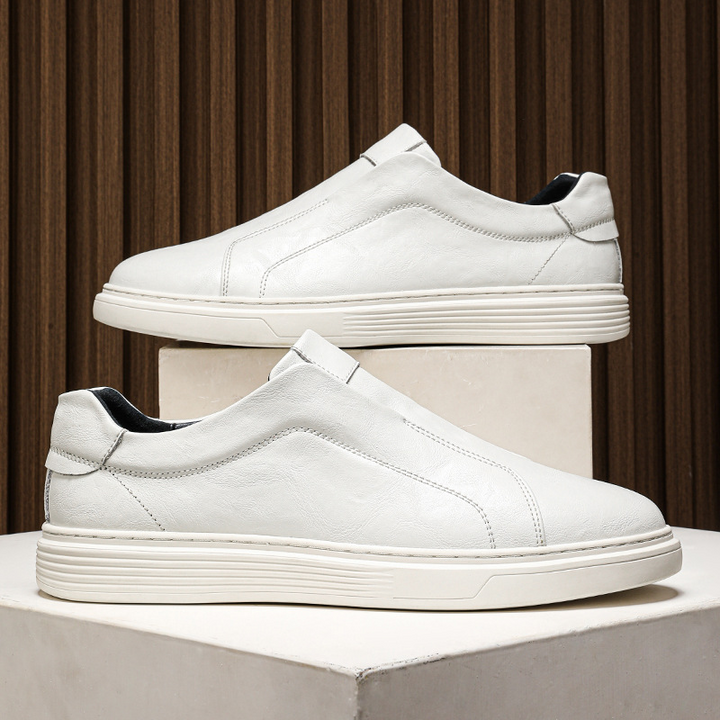 Stylish black mens everyday sneakers. Hand-finished with a versatile low-top design.