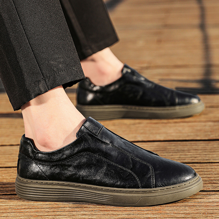 Durable brown mens classic low-top sneakers. Comfortable everyday casual shoes.