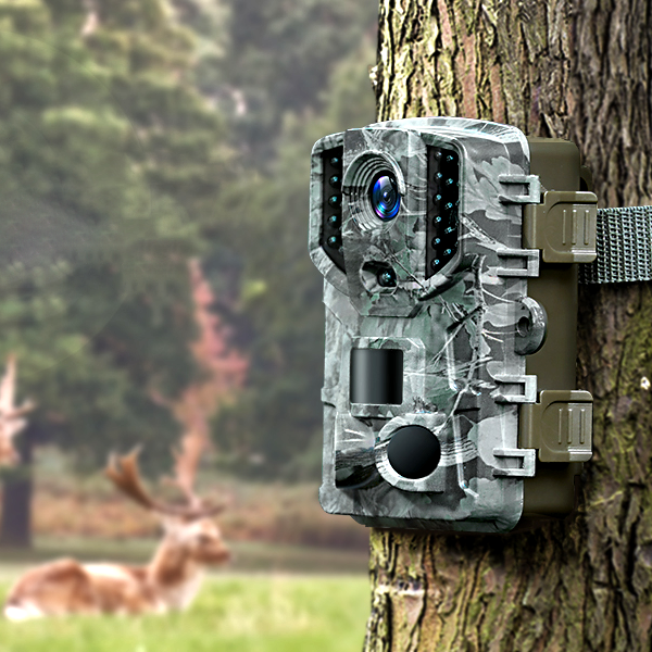 Wireless HD trail camera with night vision, motion activation & waterproof design for wildlife observation.
