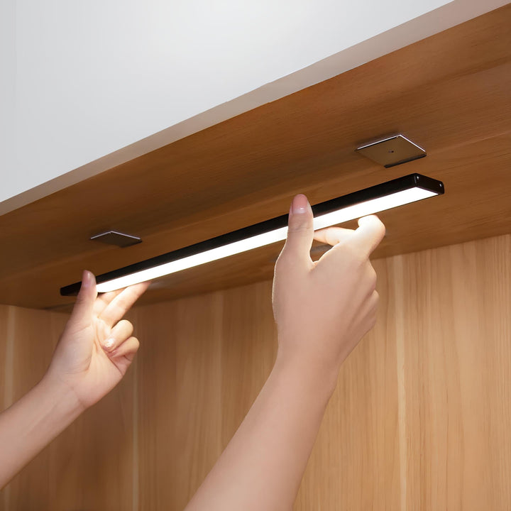 GlowMotion, a contemporary motion sensor lamp for smart and efficient home lighting