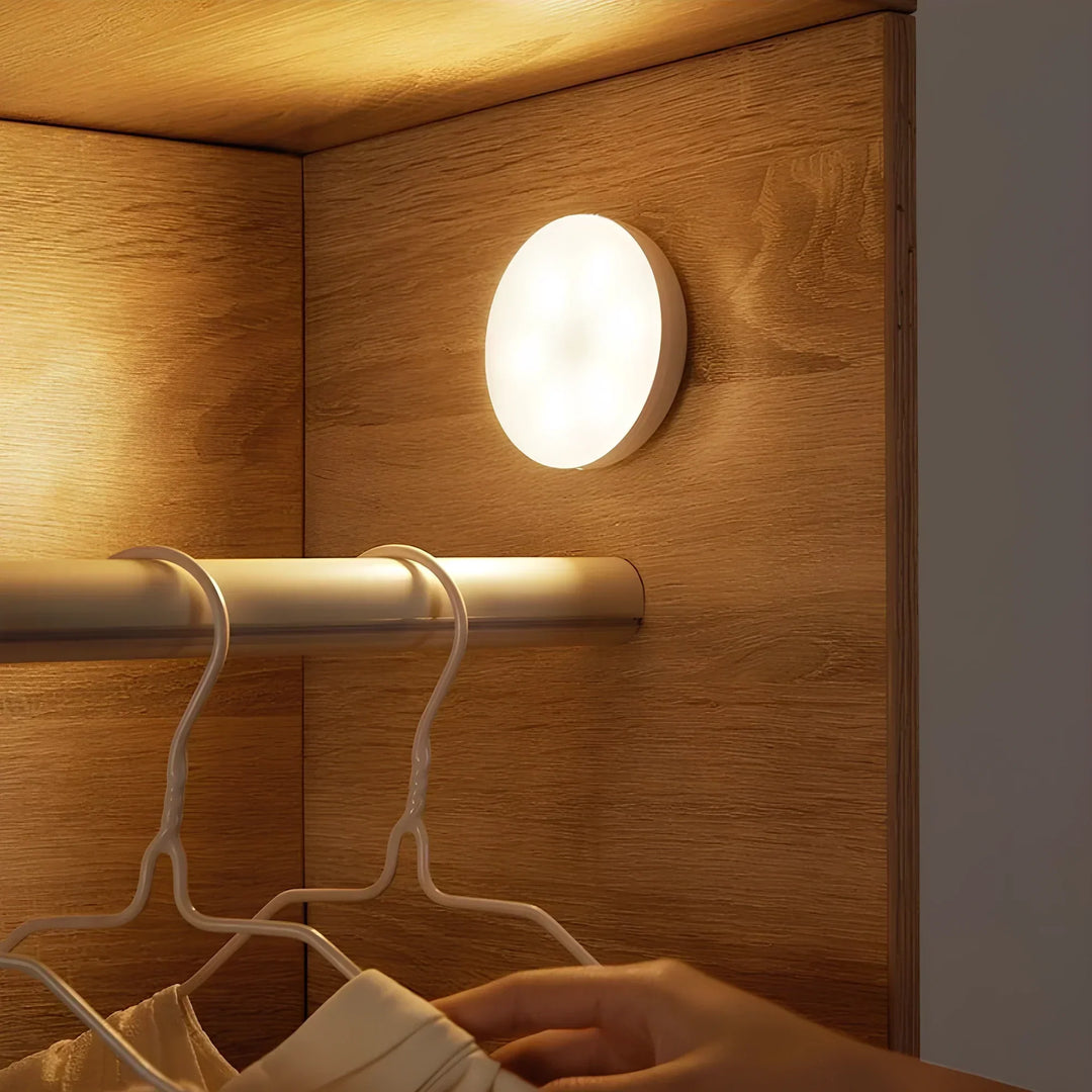 Wireless motion sensor LED lamp, ideal for home lighting, energy efficient, with USB charging