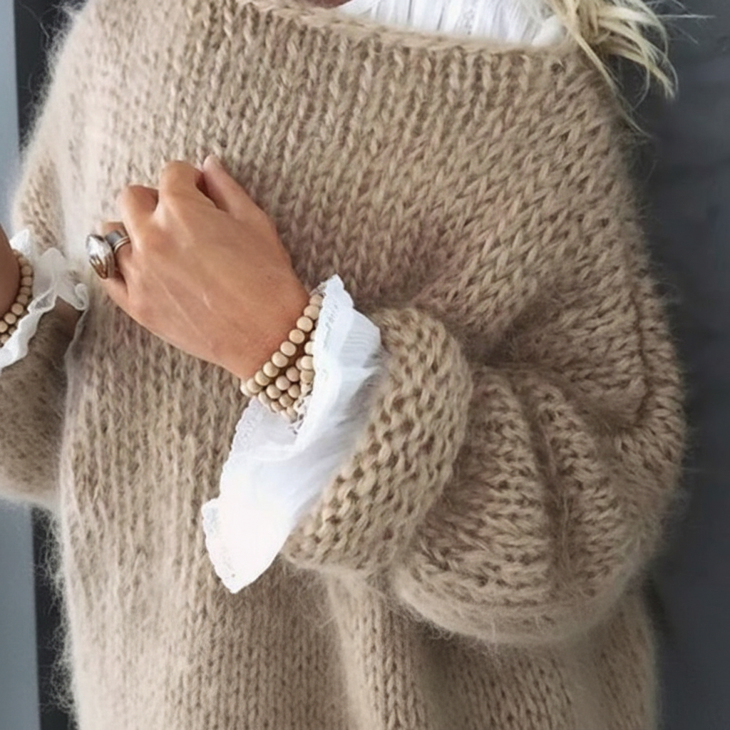 Leonie oversized women's acrylic jumper with a loose fit, suitable for cool weather.