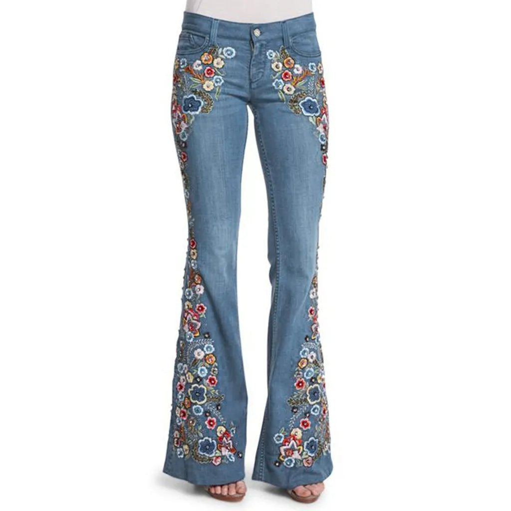 Women's 90s vintage light wash straight leg jeans, high waist for a classic retro style. Timeless casual blue denim.