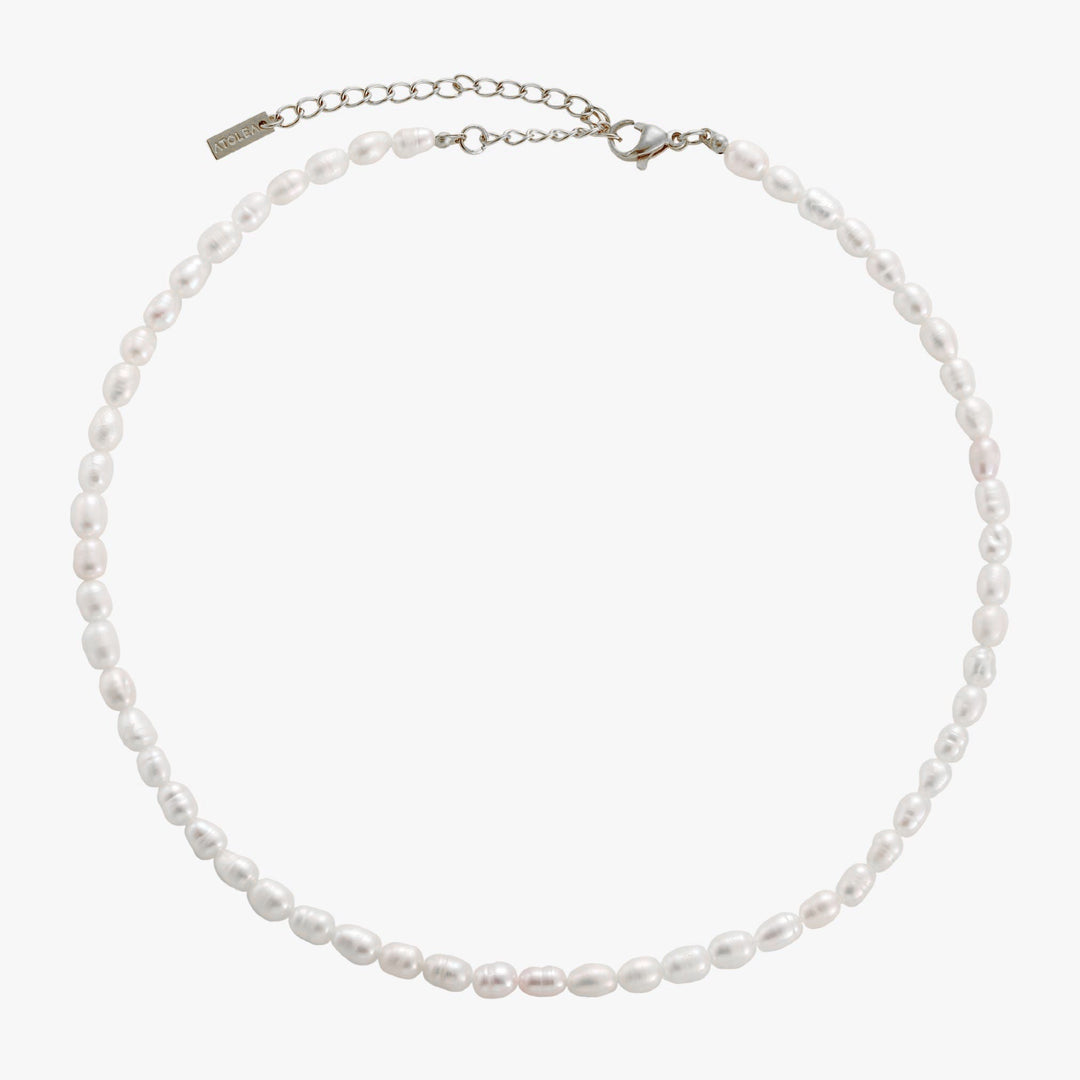 Delicate women's adjustable freshwater pearl choker, elegant silver jewelry, perfect for everyday wear.