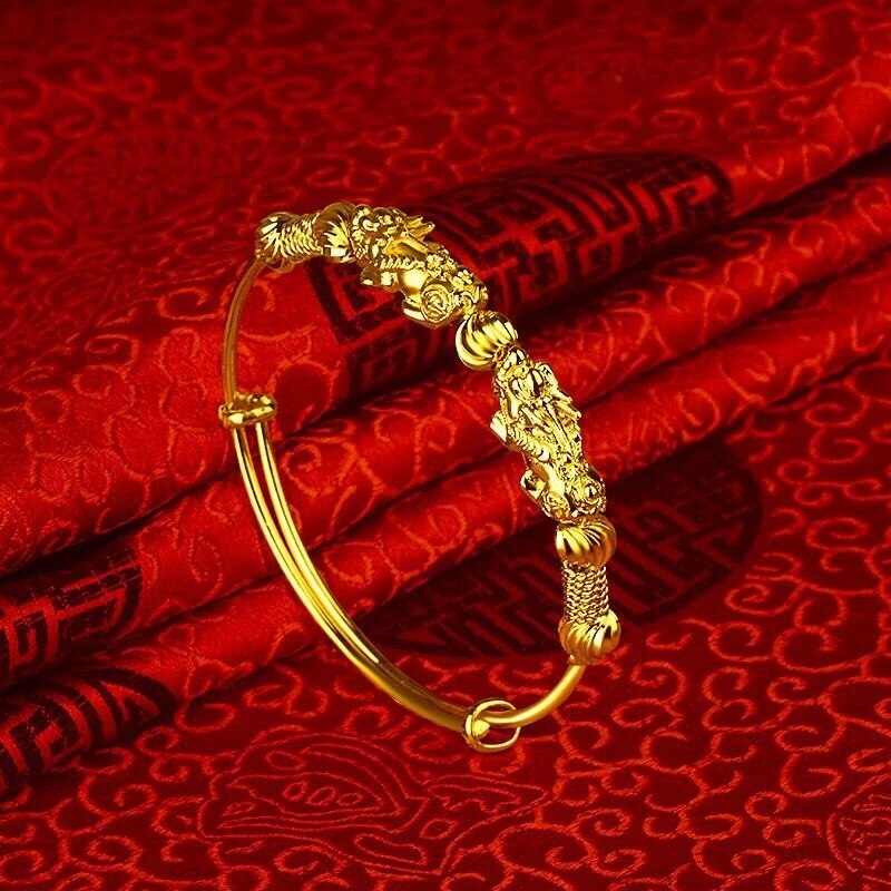Adjustable gold good luck charm bracelet for women, comfortable & stylish, ideal for daily wear.