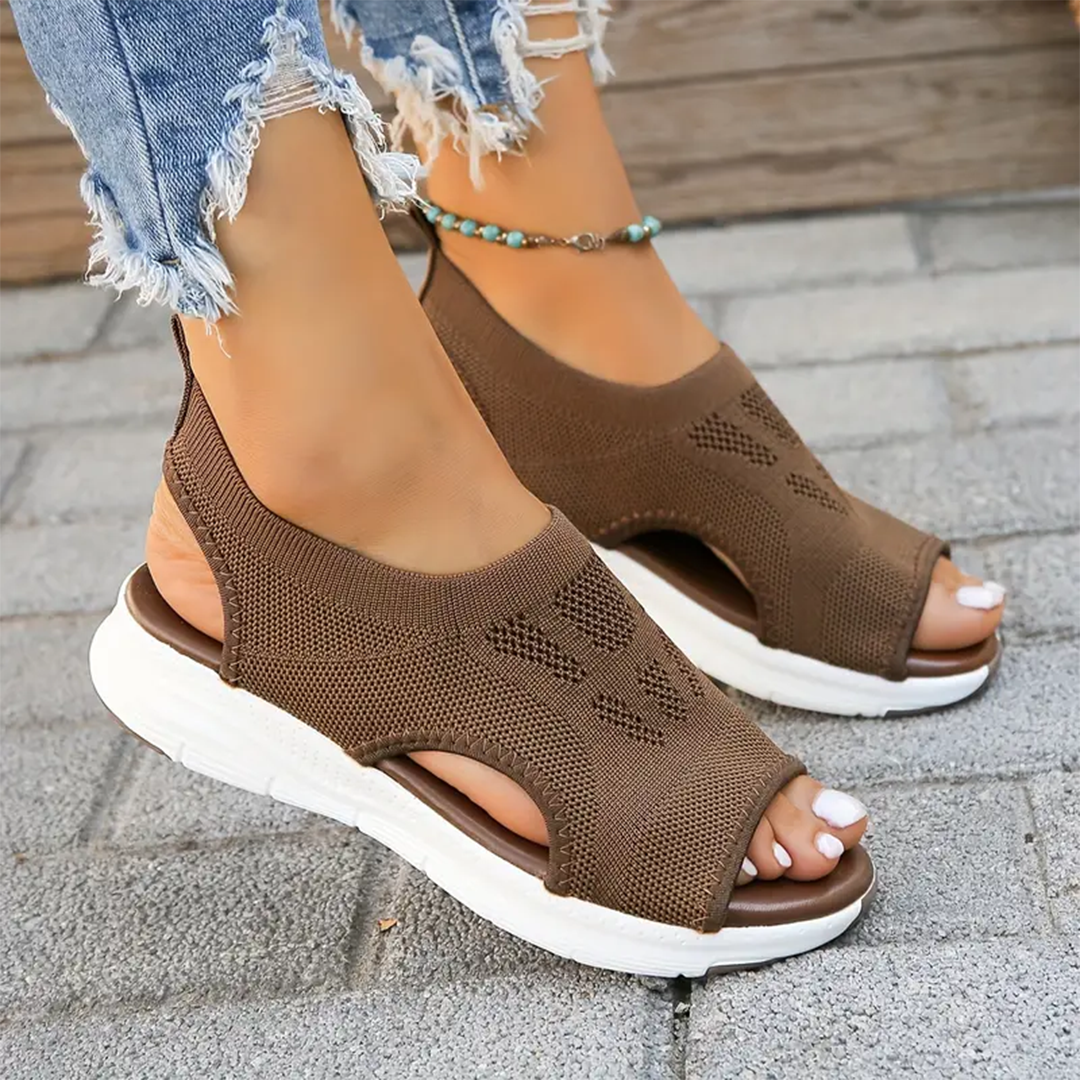Durable women's adjustable orthopedic walking sandals with non-slip sole & arch support.