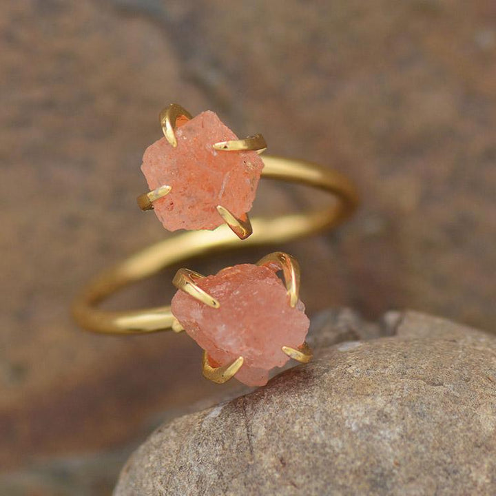 Adjustable raw gemstone ring for women, a unique handmade piece bringing style and spiritual healing.