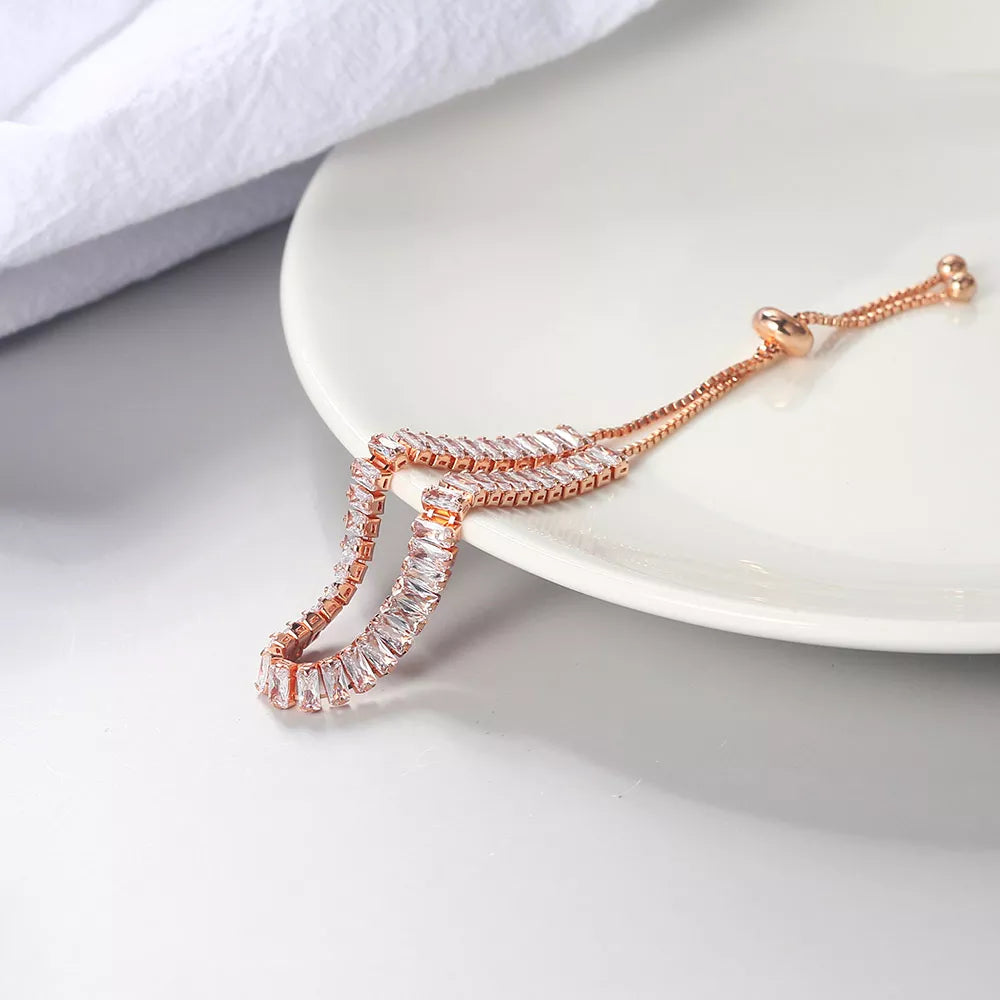 Versatile rose gold bracelet for women, adjustable fit for comfortable wear. A chic and timeless jewelry accessory.