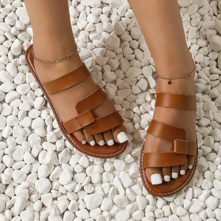 Stylish women's summer sandals with a sturdy sole, perfect for comfortable walking