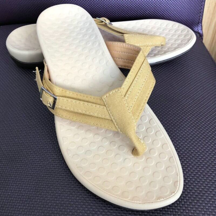 Stylish women's summer sandals with arch support, offering ultimate comfort and support.