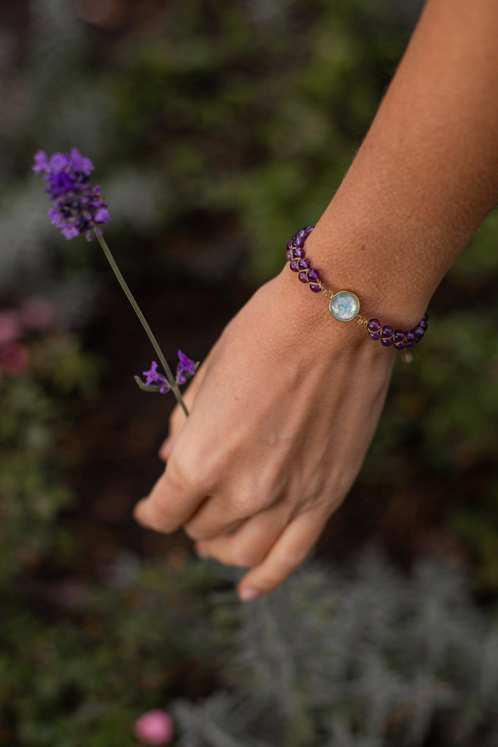 Serenya Amethyst crystal healing bracelet, ideal for women seeking calm and spiritual balance. Adjustable fit.