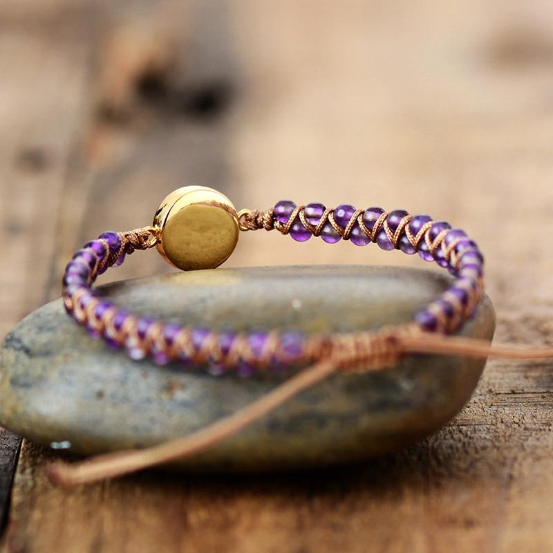 Adjustable women's amethyst crystal bracelet, a healing accessory for spiritual calm and elegant style.