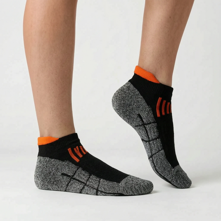 Ankle-length athletic socks for women. Sporty activewear for workouts & running.