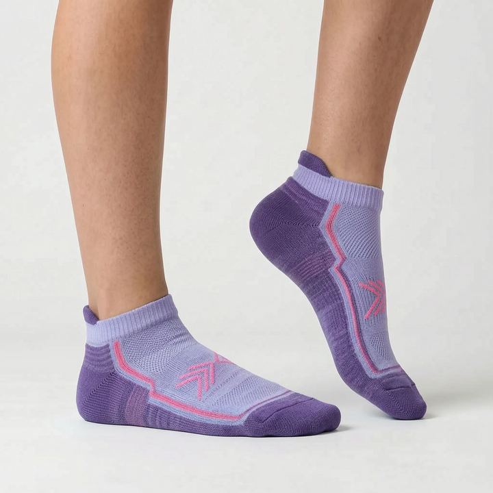 Women's activewear ankle socks. Essential for running, sports, and fitness workouts.