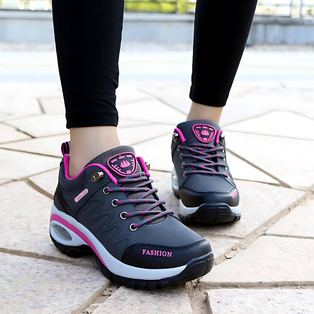 Comfortable women's sneakers with advanced arch support, promoting foot comfort & versatile everyday style.
