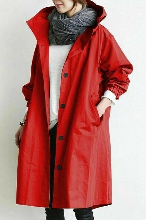 Sporty Aurora women's windbreaker, breathable & protective lightweight jacket, ideal for active outdoor lifestyle.