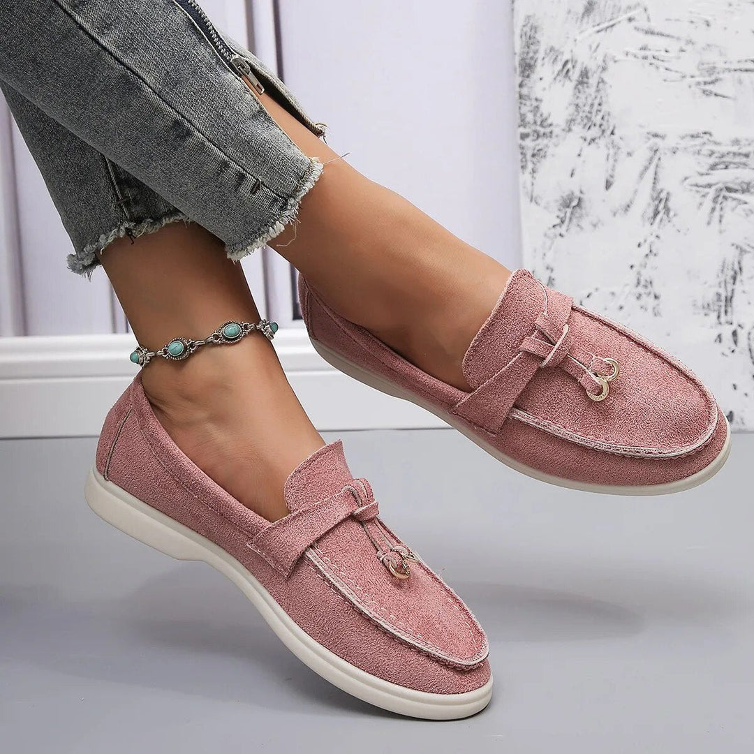 Comfortable women's Avery loafers, ideal slip-on flats for stylish everyday wear in spring & autumn.