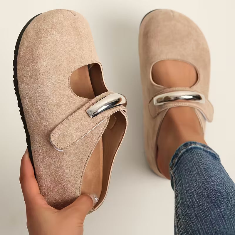 Soft suede women's slip-on shoes, combining easy wear with elegant casual comfort.