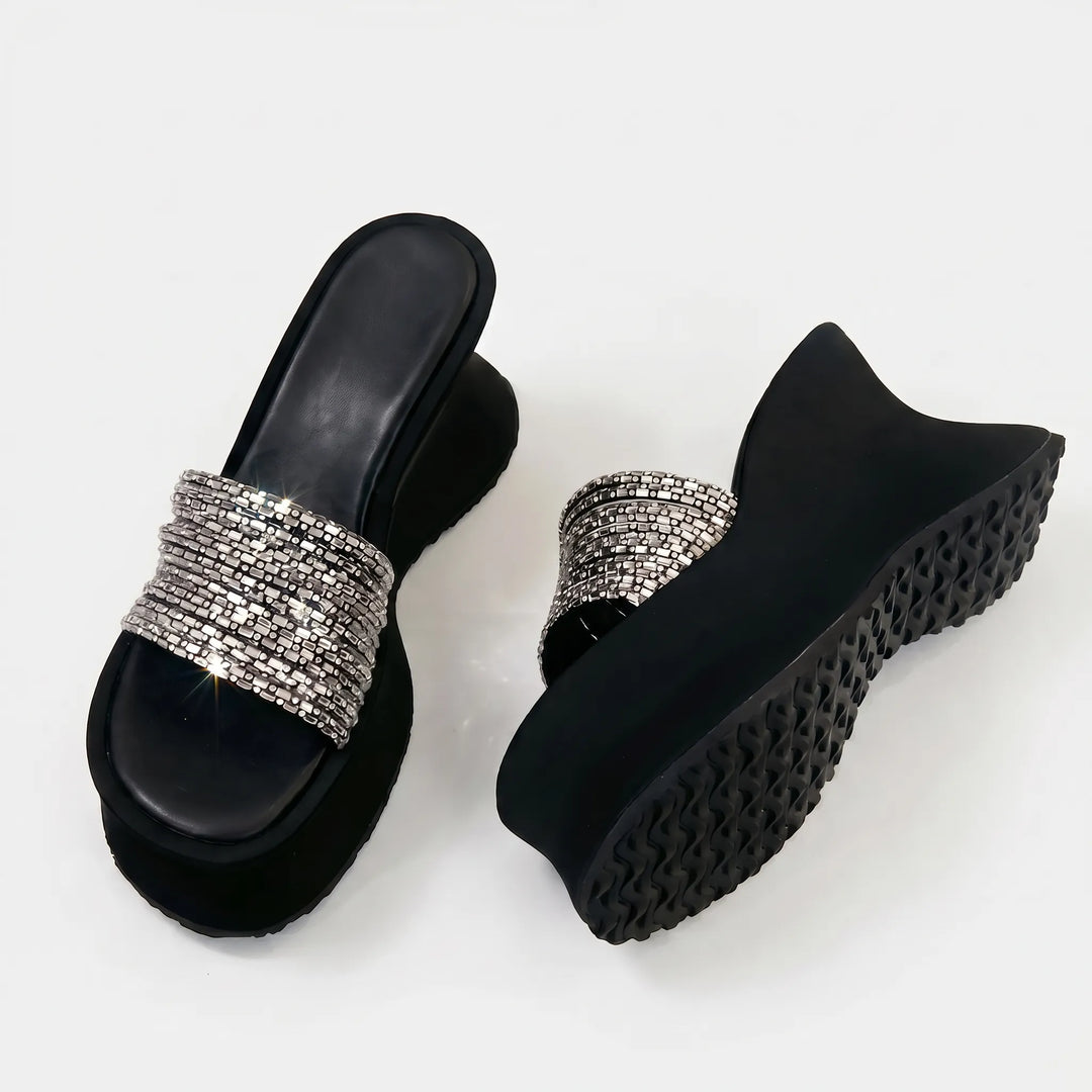 Stylish women's animal print chunky platform sandals, ideal for summer outfits & evening wear.