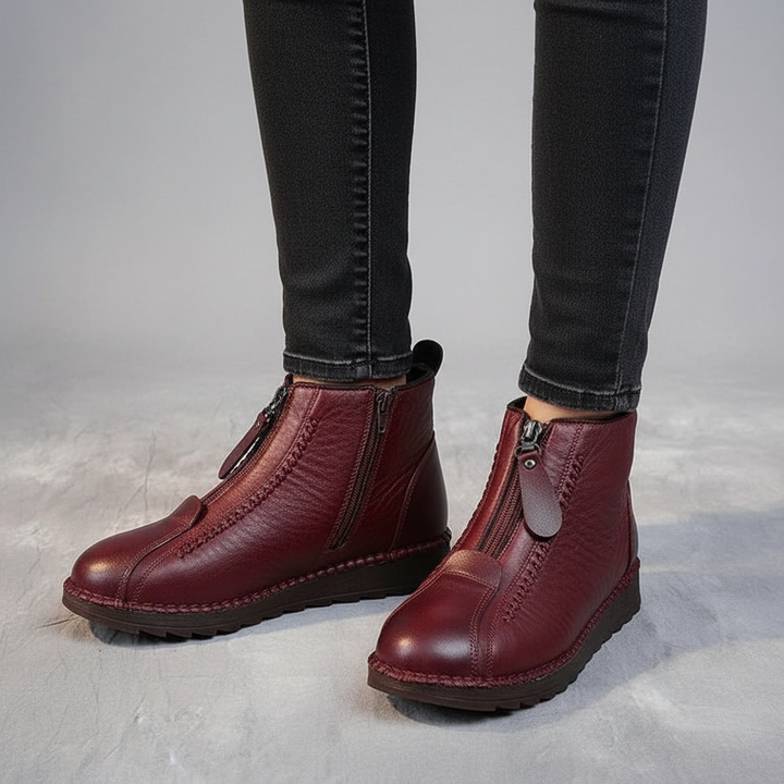 Fashionable women's black ankle boots with fleece lining, perfect for winter and comfortable wear