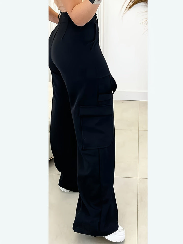Effortless black high-waisted cargo pants for women, featuring a trendy wide leg design for modern everyday wear.