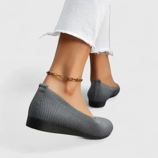 Women's orthopedic slip-on shoes promoting healthy posture & comfort, perfect for long walks & everyday use.