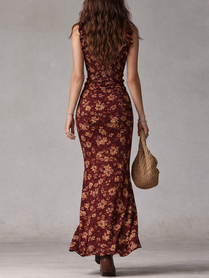 Casual women's floral maxi dress, bohemian style, ruffled sleeves & high side slit, perfect for summer.