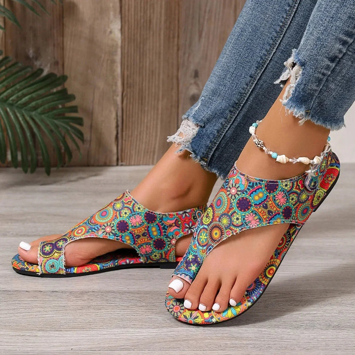 Versatile women's Bohemian slingback flats. Stylish printed open-toe shoes, offering comfort for various casual occasions.