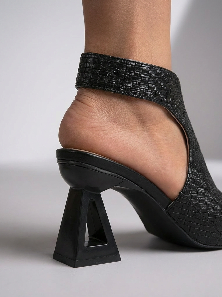 Stylish women's braided block heel slingback sandals, perfect for summer fashion.