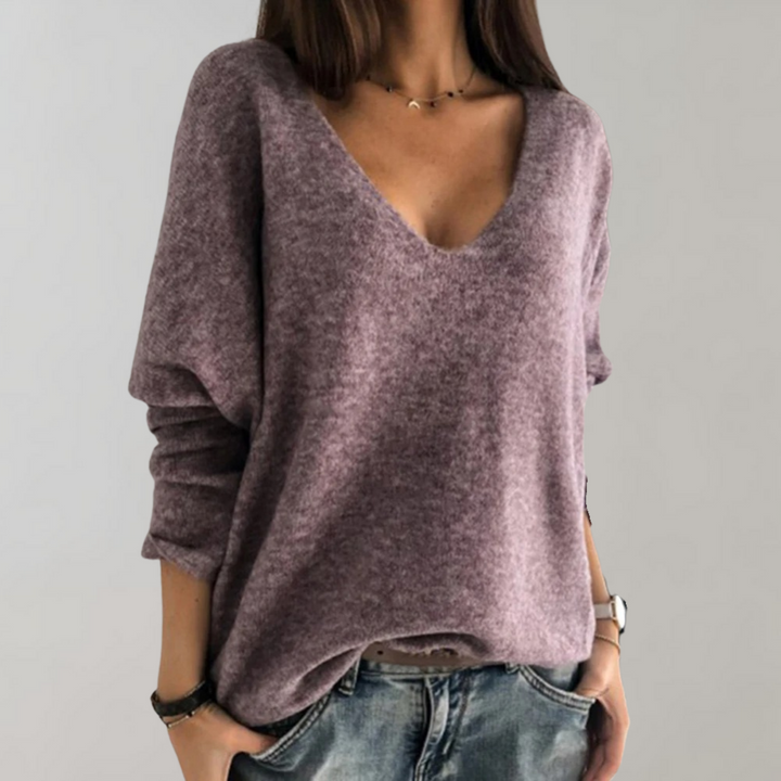 Women's breathable everyday jumper, soft round neck knit for casual comfort & versatile style. All-season fashion pullover.