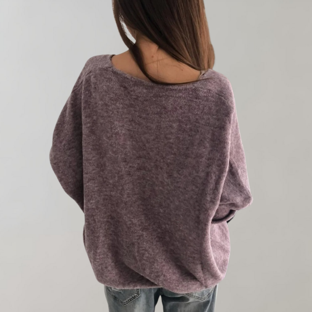 Chic ladies long-sleeve knitwear, breathable everyday sweater. Perfect for comfort & versatile styling.