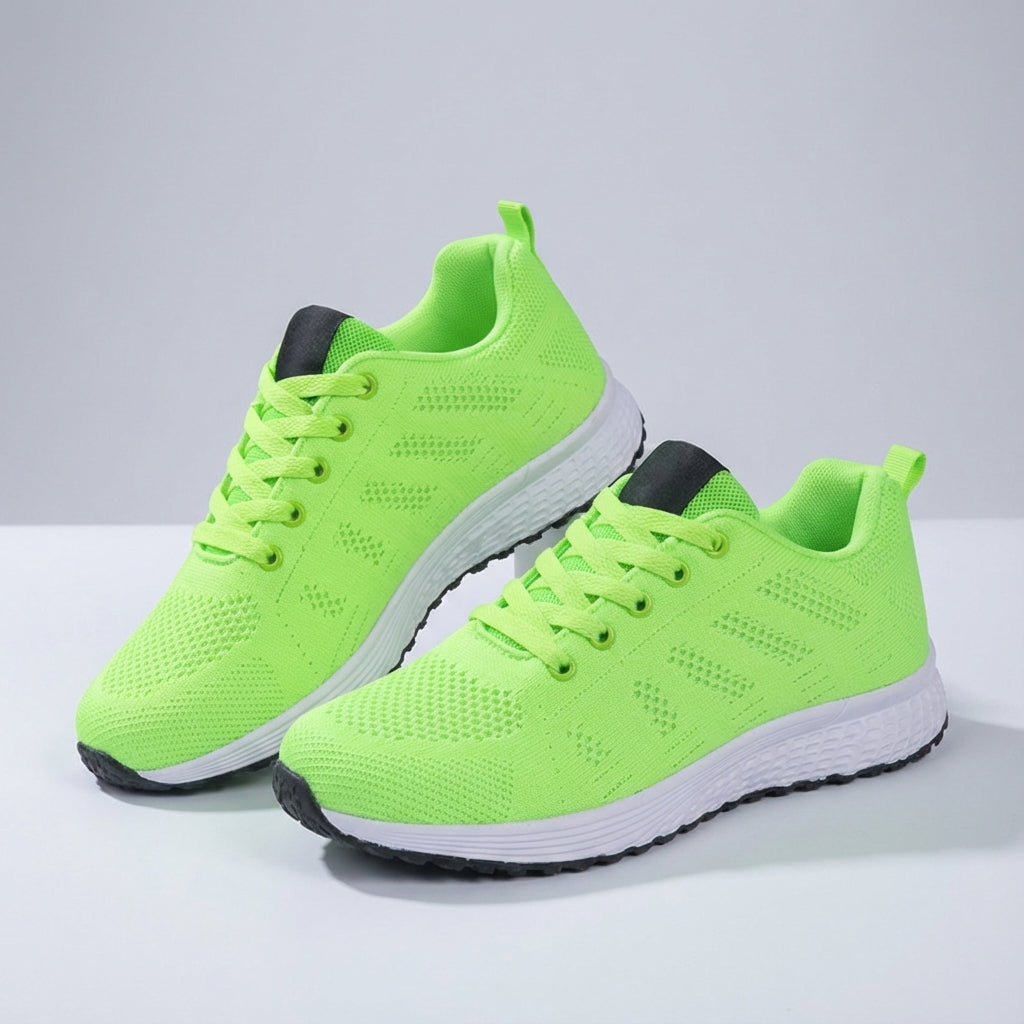 Flexible women's knitted trainers, ideal for gym or casual outings, lightweight