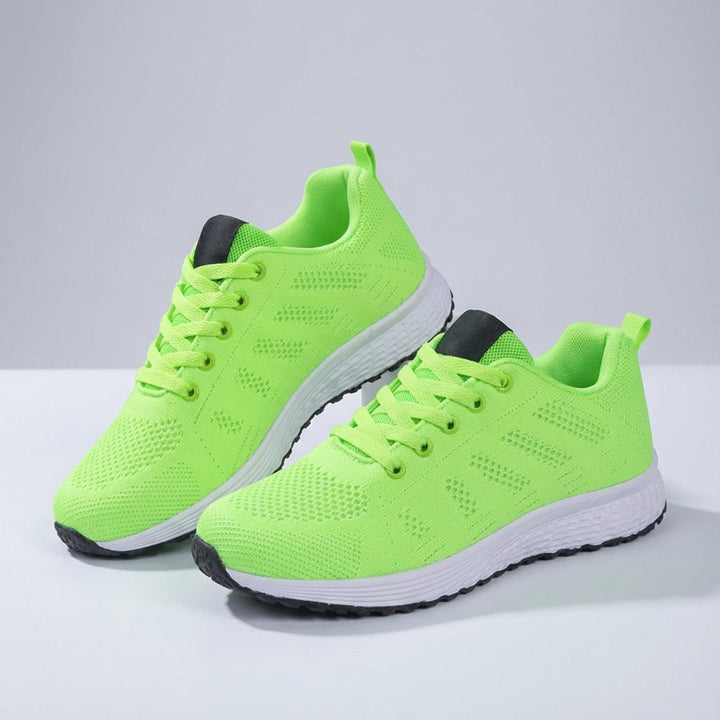 Flexible women's knitted trainers, ideal for gym or casual outings, lightweight