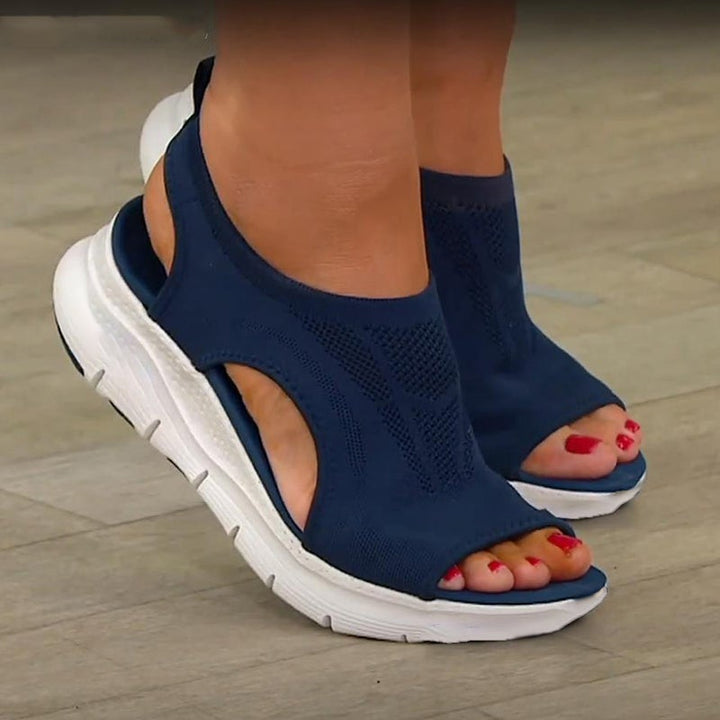 Lightweight women's mesh platform sandals, featuring a breathable design for ultimate summer comfort.