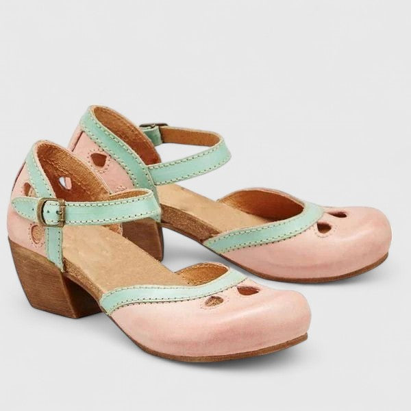 Comfortable women's open-toe walking sandals, perfect for casual summer wear.