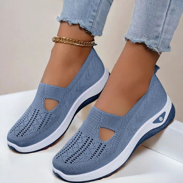 Women's casual summer shoes with soft sole, breathable, non-slip, easy slip-on.