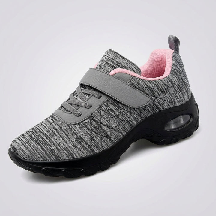 Lightweight women's athletic sneakers, Brianna style, featuring breathable mesh and air cushion