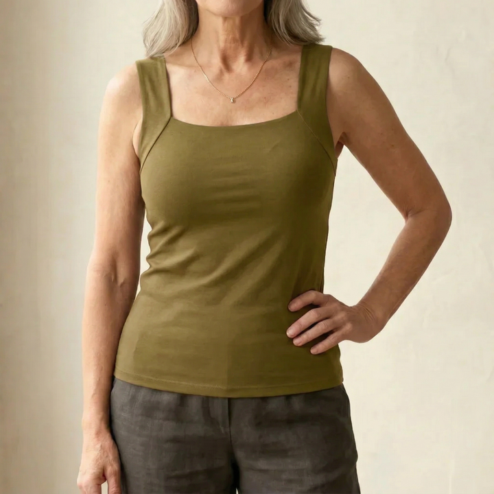 Understated elegant women's tank top with built-in bra for refined everyday comfort.
