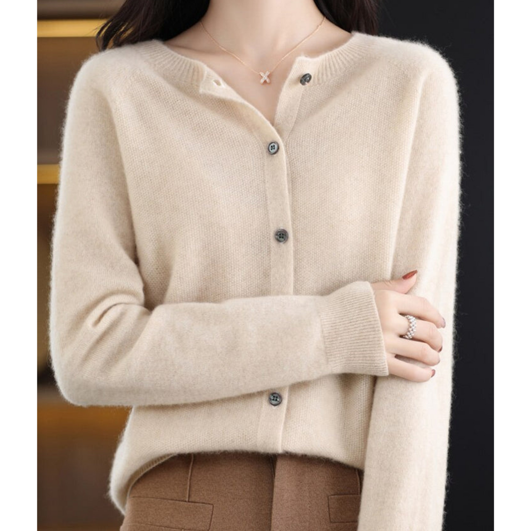 High-quality women's long-sleeve cardigan, button front, O-neck, combining comfort & elegance.