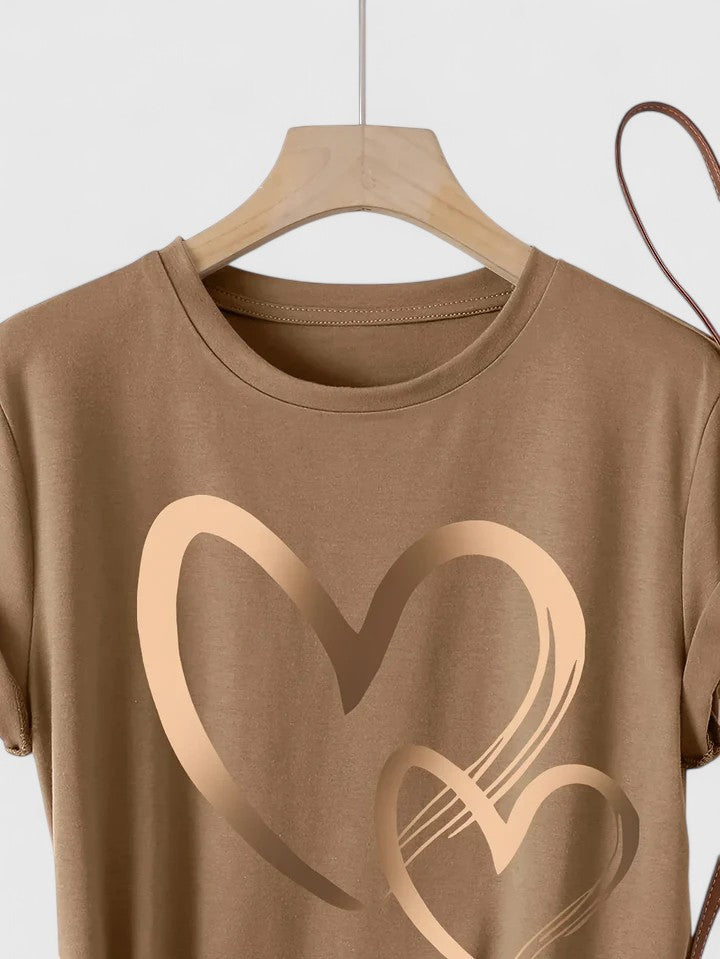 Apricot women's short sleeve graphic tee with a fashionable heart design, versatile and casual.
